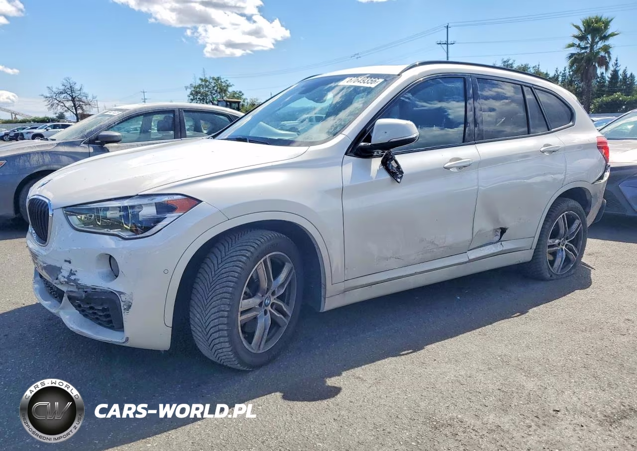 2018 BMW X1 xDrive28I VIN:WBXHT3C35J5L28846 - 1