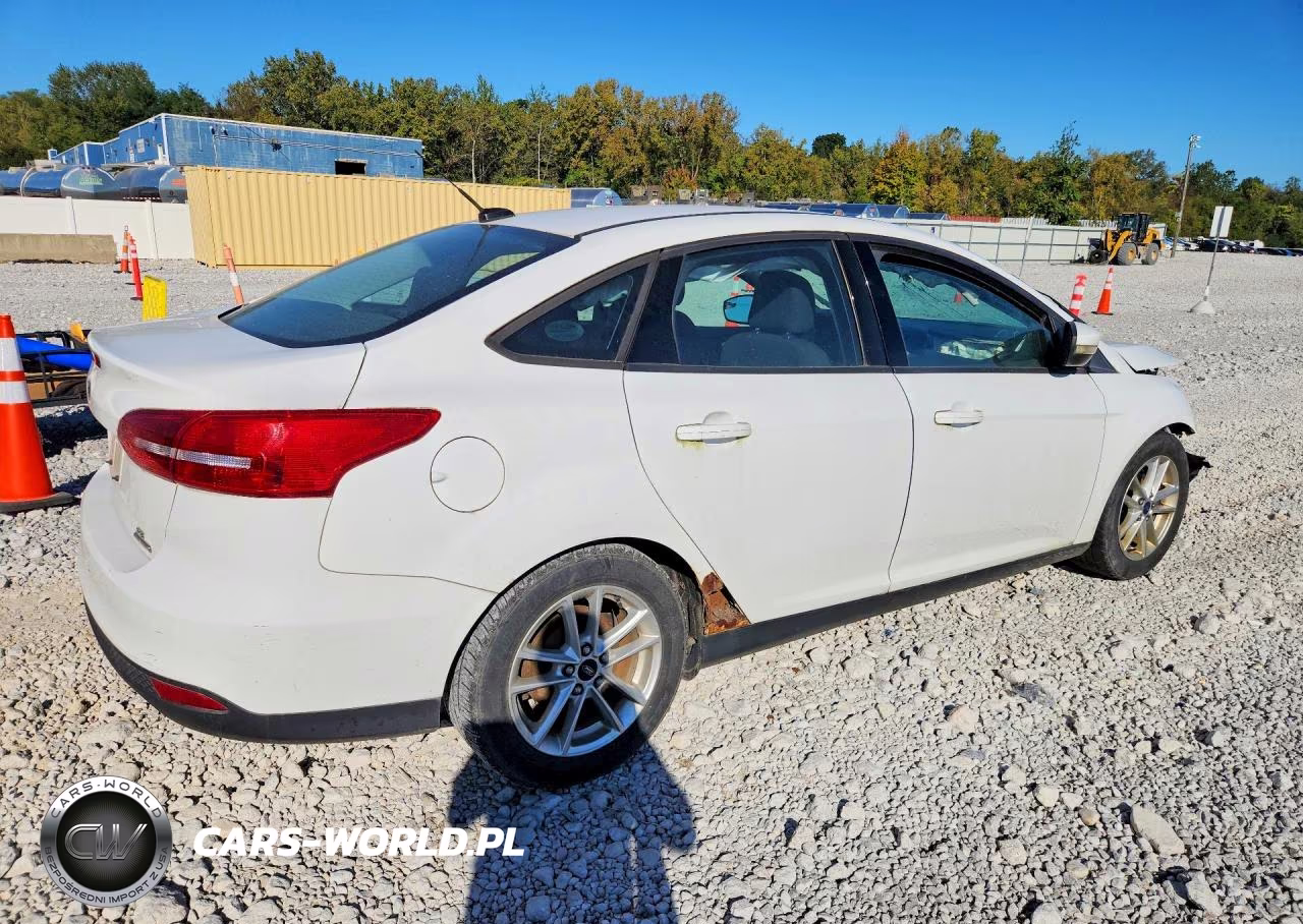 2016 Ford Focus Se VIN:1FADP3F29GL267031 - 3