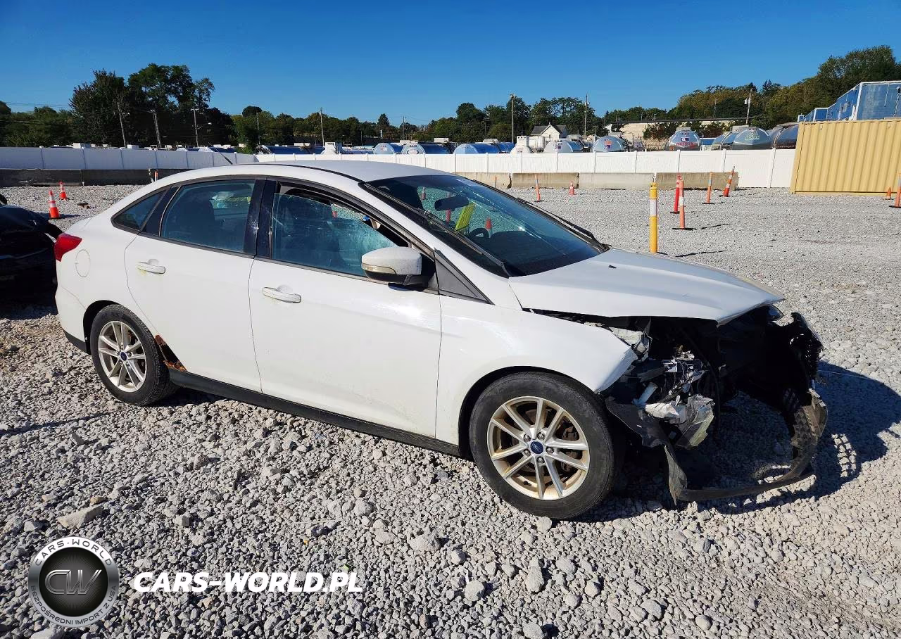 2016 Ford Focus Se VIN:1FADP3F29GL267031 - 4