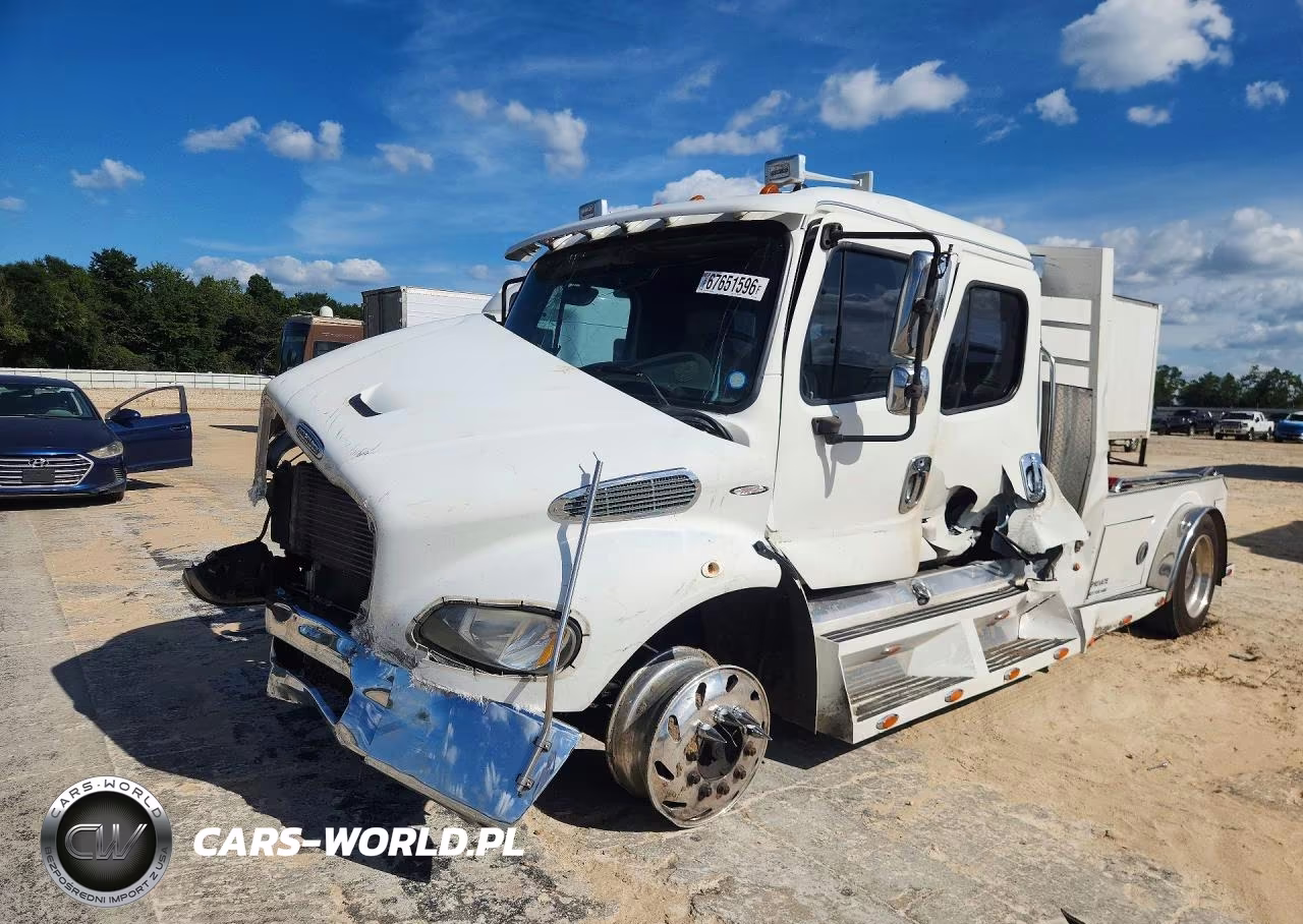 2005 Freightliner Sport Chassis 106