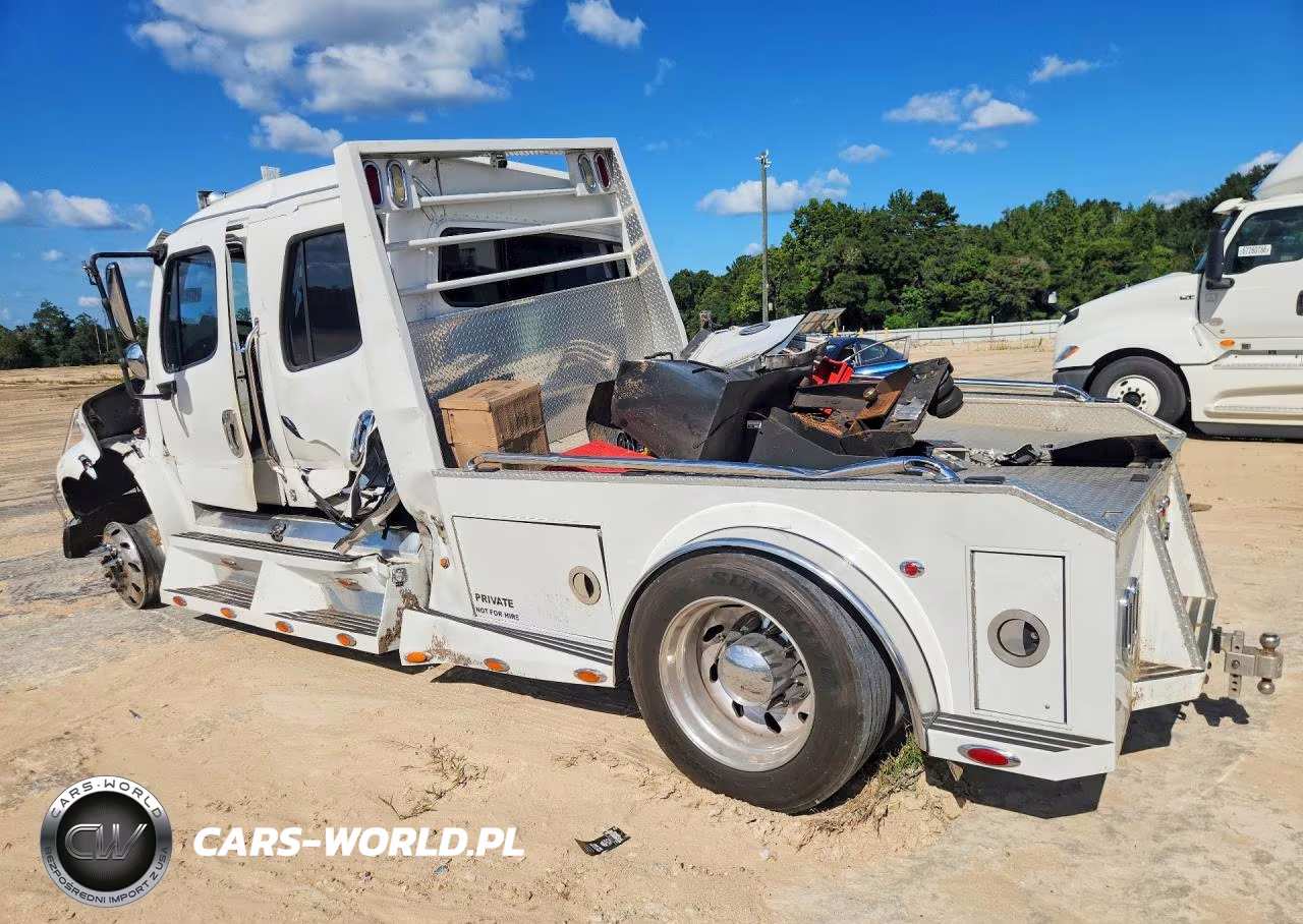 2005 Freightliner Sport Chassis 106 VIN:1FVAFCDD85HU18482 - 2