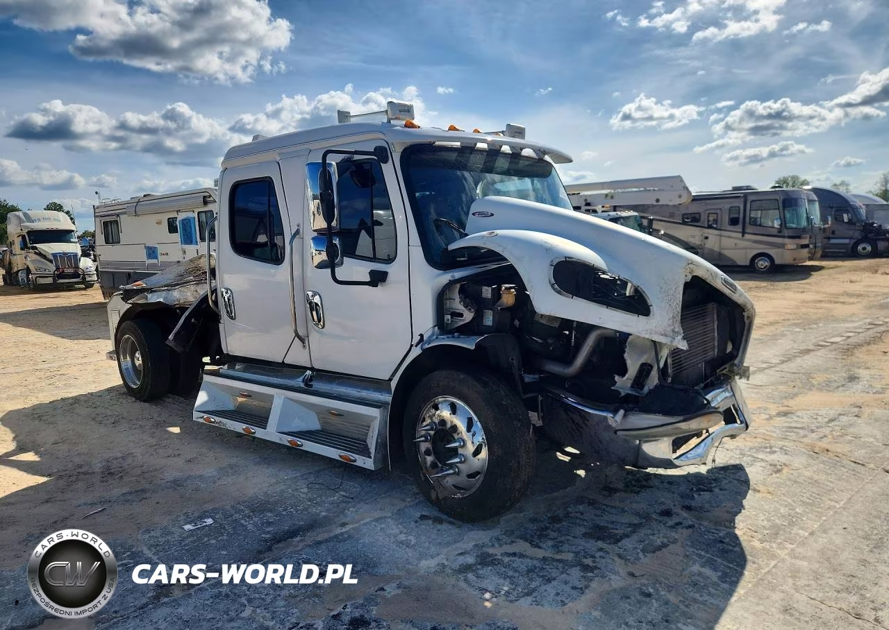 2005 Freightliner Sport Chassis 106 VIN:1FVAFCDD85HU18482 - 4