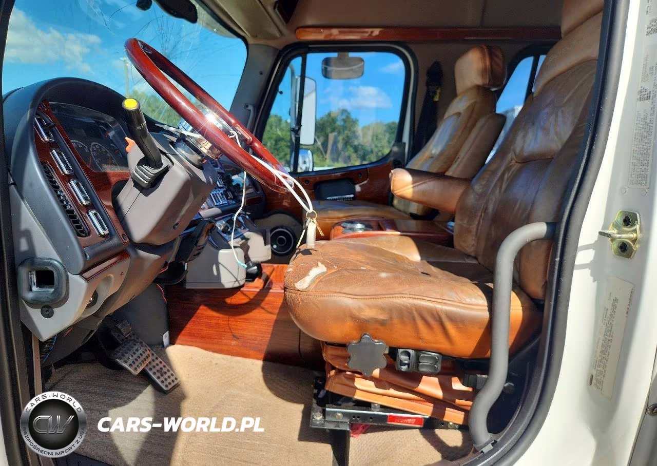 2005 Freightliner Sport Chassis 106 VIN:1FVAFCDD85HU18482 - 7