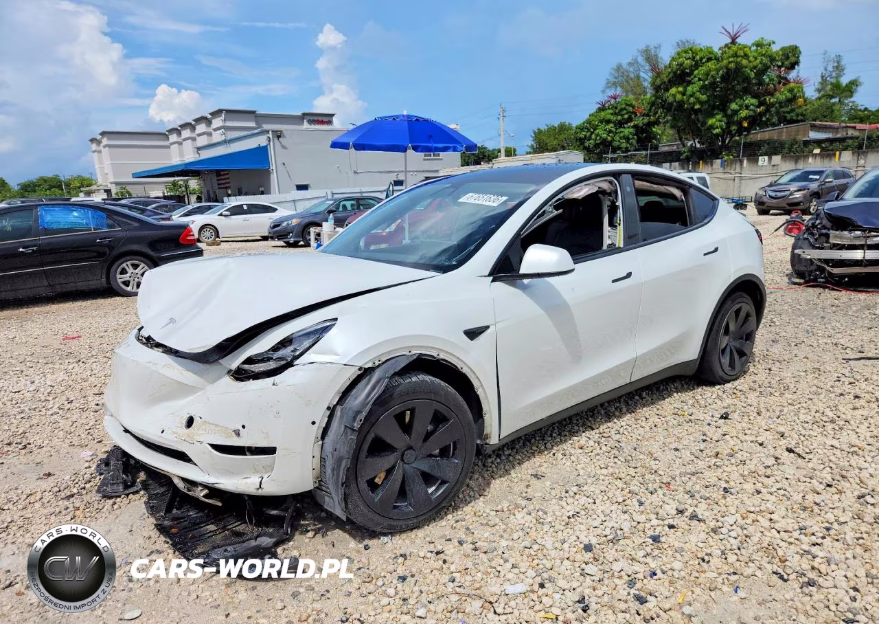2022 Tesla Model Y VIN:7SAYGDEE5NF356840 - 1