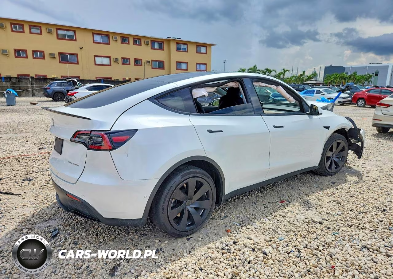 2022 Tesla Model Y VIN:7SAYGDEE5NF356840 - 3