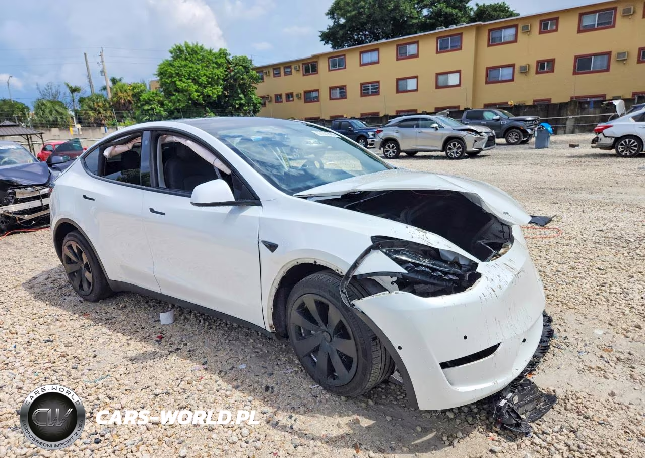 2022 Tesla Model Y VIN:7SAYGDEE5NF356840 - 4