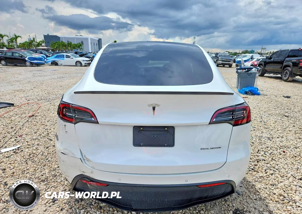 2022 Tesla Model Y VIN:7SAYGDEE5NF356840 - 6