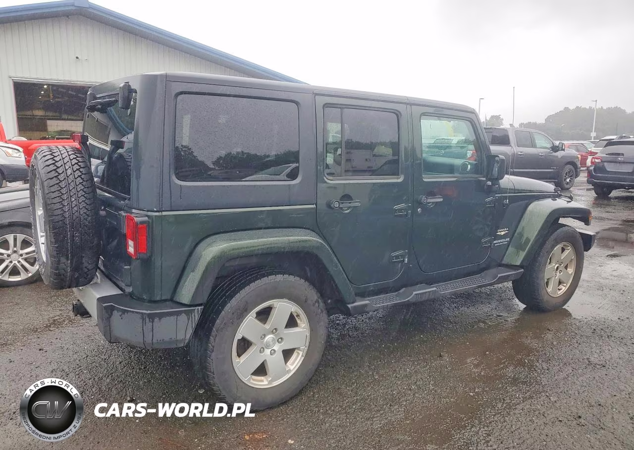 2011 Jeep Wrangler Unlimited Sahara VIN:1J4BA5H18BL633972 - 3