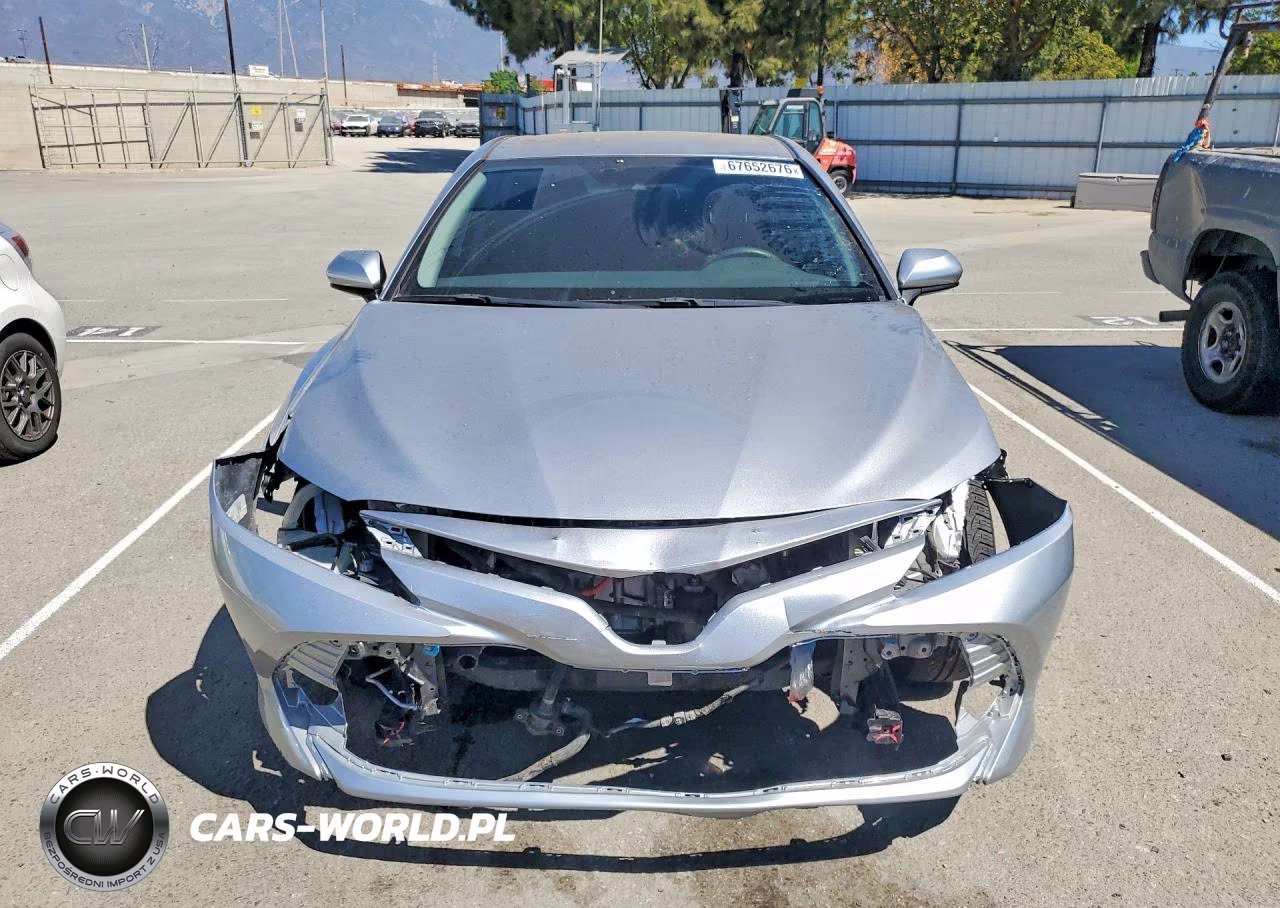 2019 Toyota Camry Le VIN:4T1B31HK8KU516836 - 5
