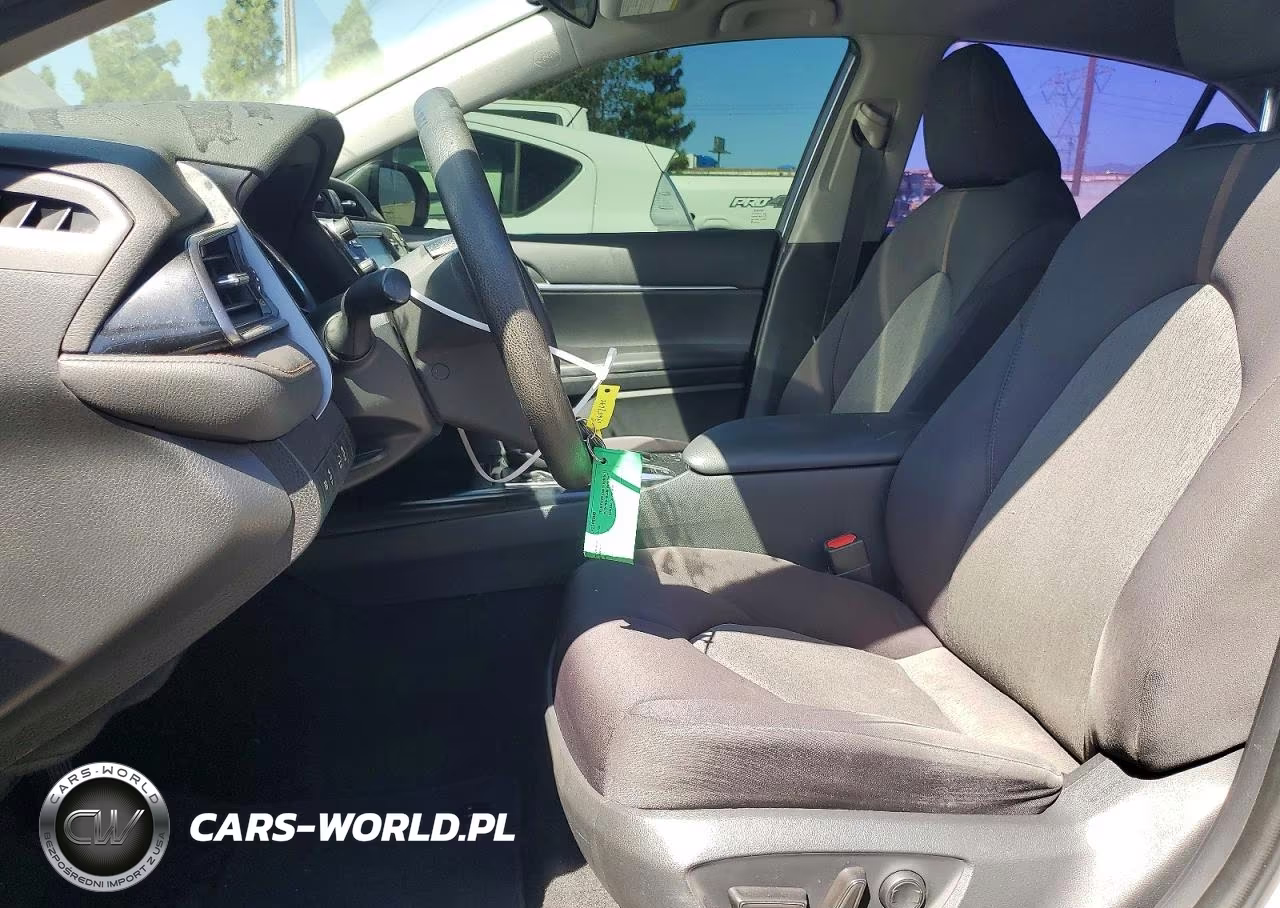 2019 Toyota Camry Le VIN:4T1B31HK8KU516836 - 7