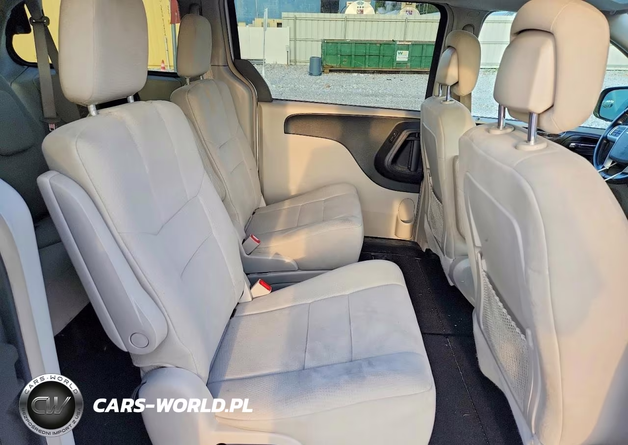 2011 Chrysler Town & Country Touring VIN:2A4RR5DGXBR665038 - 11
