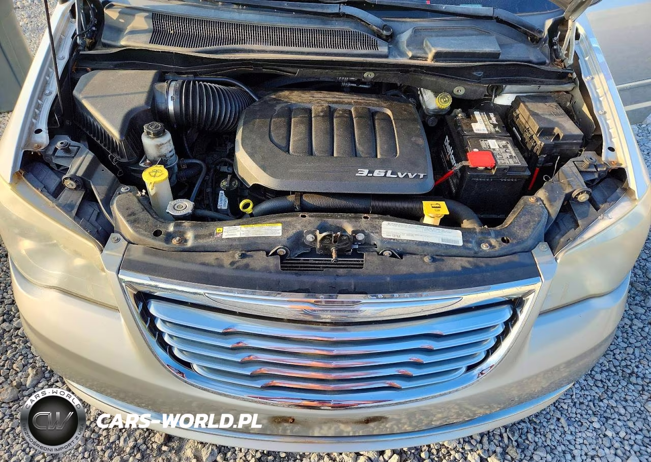 2011 Chrysler Town & Country Touring VIN:2A4RR5DGXBR665038 - 12