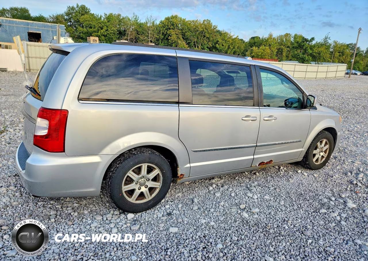 2011 Chrysler Town & Country Touring VIN:2A4RR5DGXBR665038 - 3