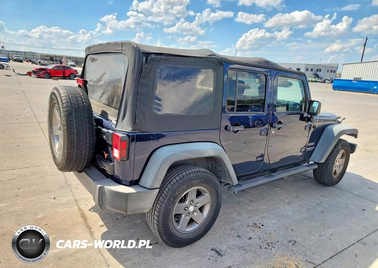 2013 Jeep Wrangler Unlimited Sport VIN:1C4BJWDGXDL554280 - 3