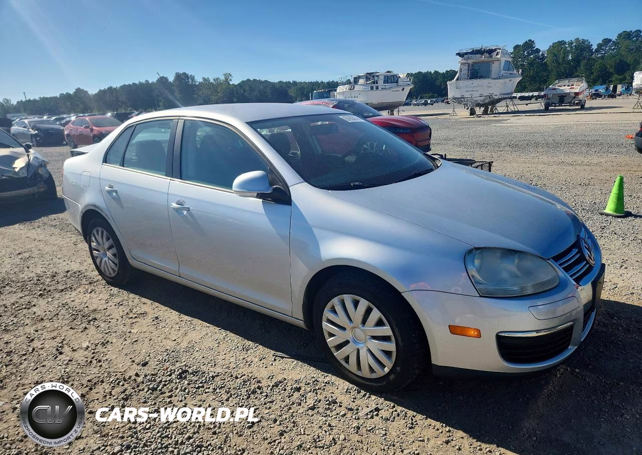 2010 Volkswagen Jetta S VIN:3VWJX7AJ4AM001874 - 4