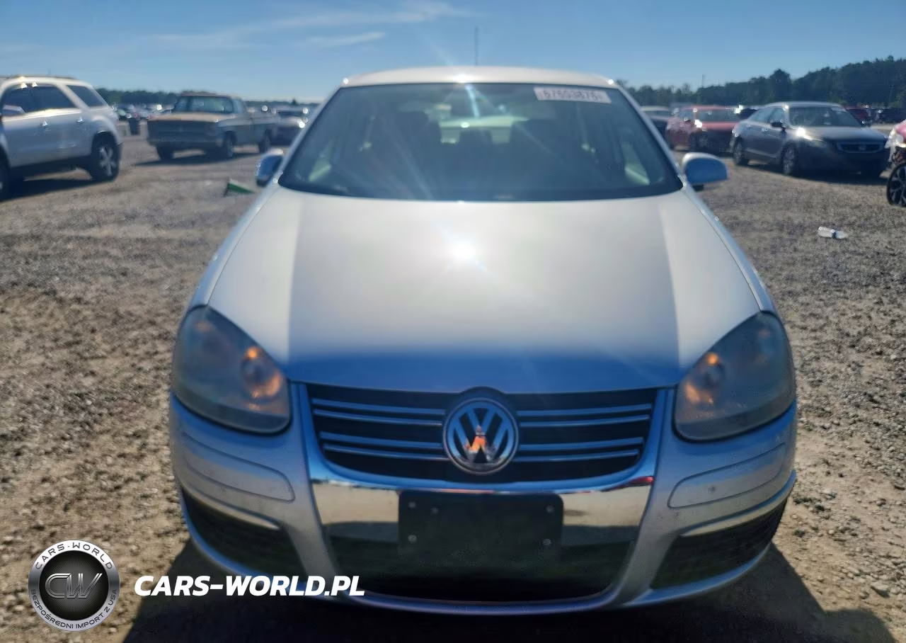 2010 Volkswagen Jetta S VIN:3VWJX7AJ4AM001874 - 5