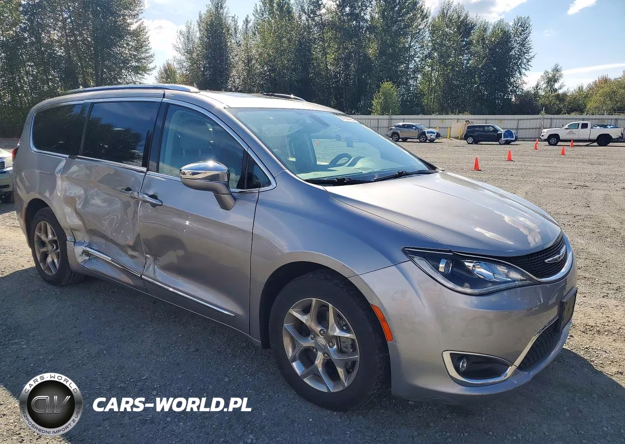 2017 Chrysler Pacifica Limited VIN:2C4RC1GG1HR588788 - 4