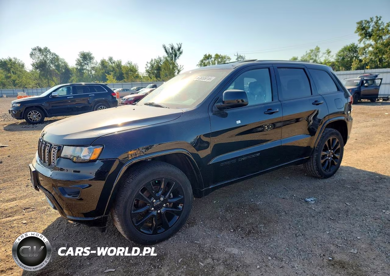 2017 Jeep Grand Cherokee Laredo VIN:1C4RJFAG6HC704507 - 1
