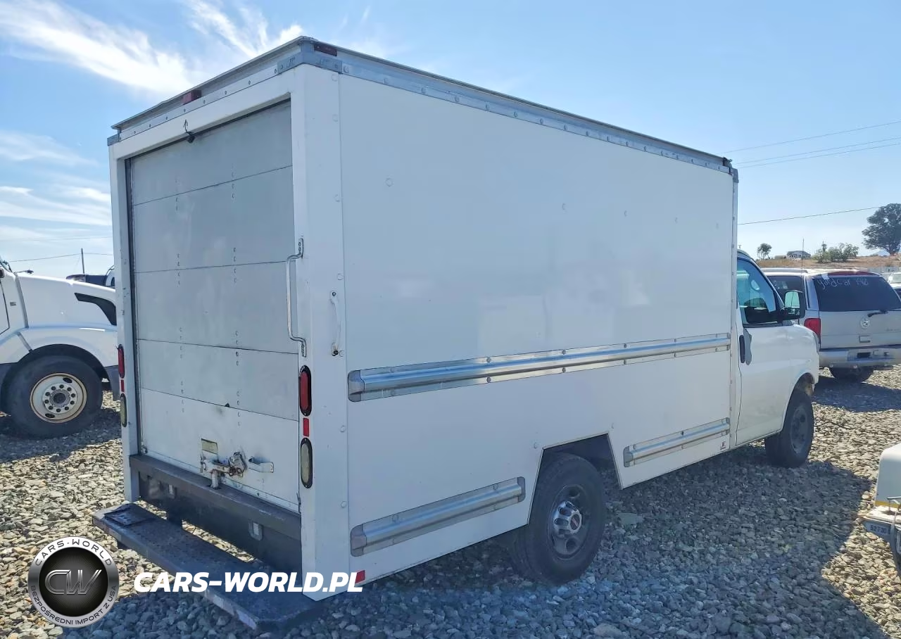 2010 GMC Savana Box Truck VIN:1GD1G2BA2A1150331 - 3