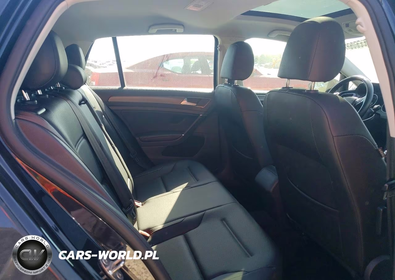 2018 Volkswagen Golf S VIN:3VWG17AUXJM250962 - 11