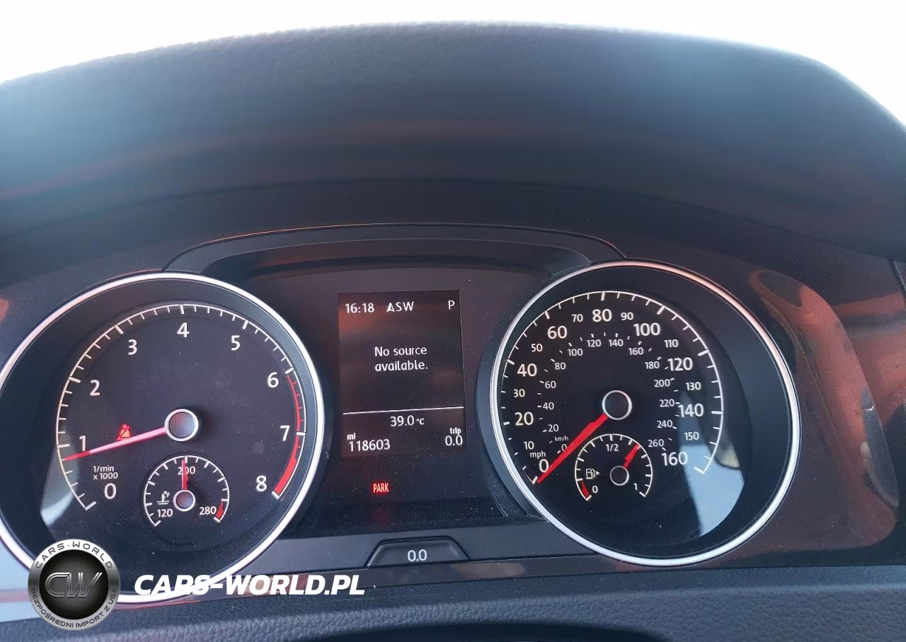 2018 Volkswagen Golf S VIN:3VWG17AUXJM250962 - 9