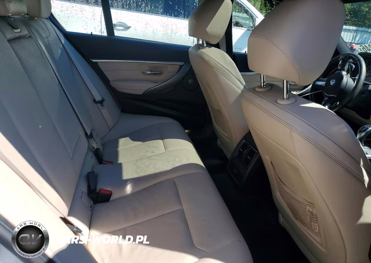 2018 BMW 330 Xi VIN:WBA8D9C5XJEM35063 - 10