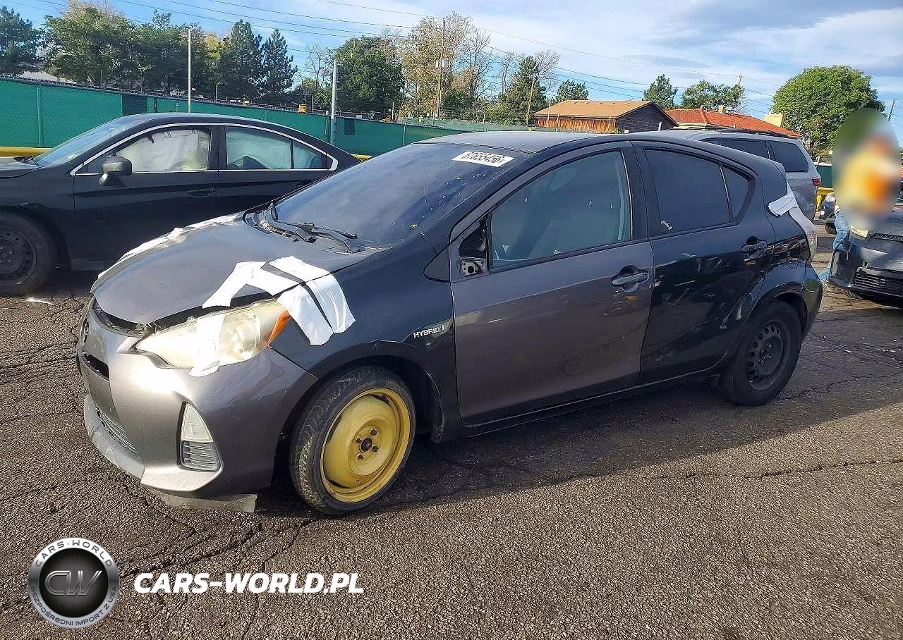 2014 Toyota Prius C Two VIN:JTDKDTB35E1574813 - 1