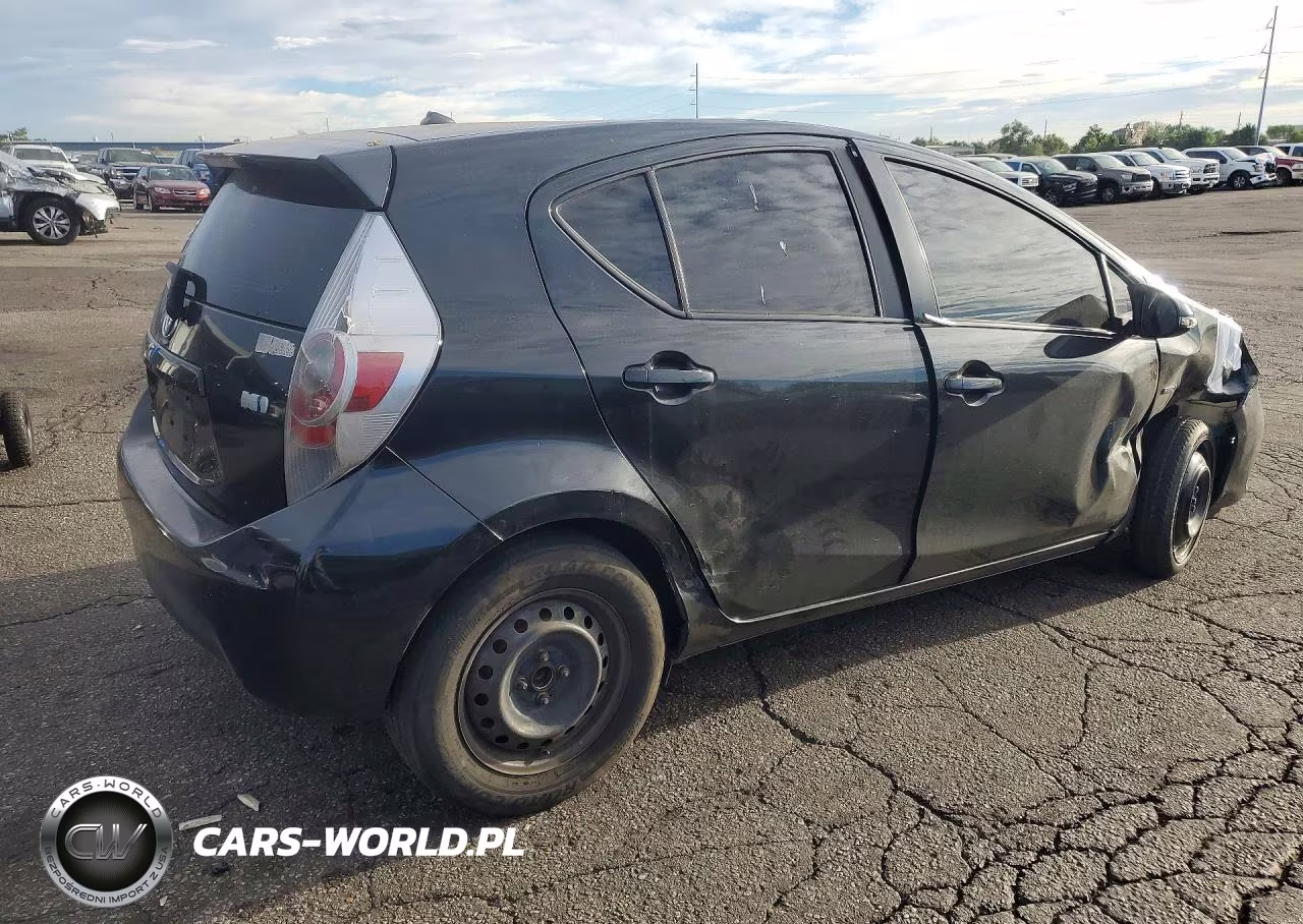 2014 Toyota Prius C Two VIN:JTDKDTB35E1574813 - 3