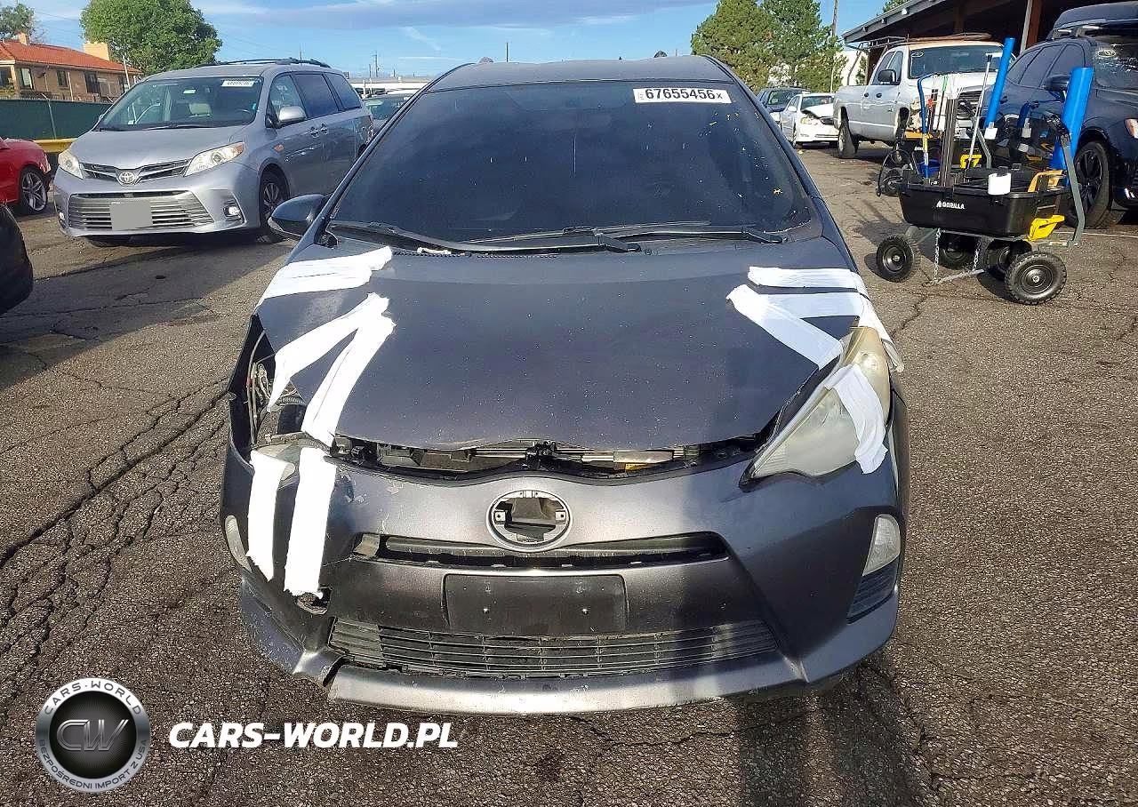 2014 Toyota Prius C Two VIN:JTDKDTB35E1574813 - 5