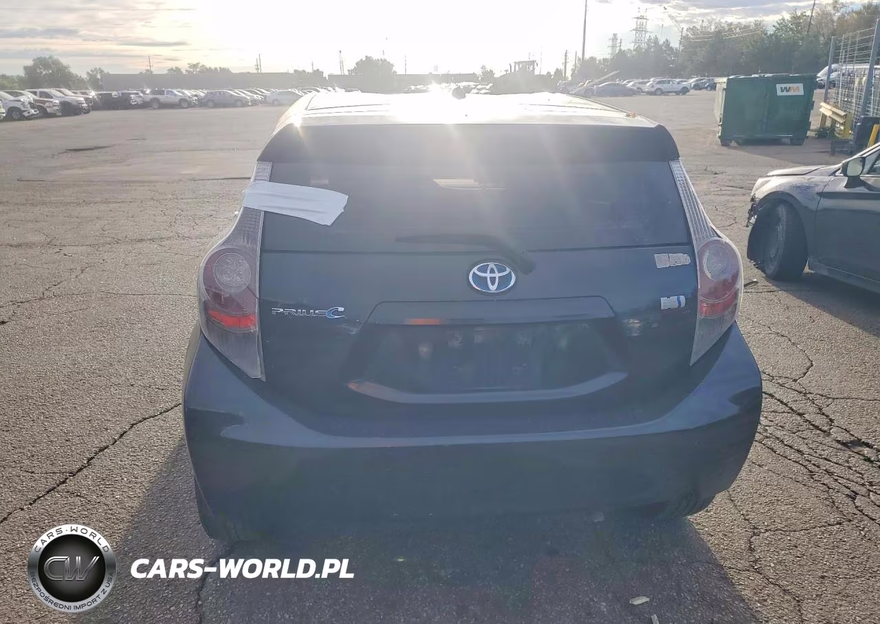 2014 Toyota Prius C Two VIN:JTDKDTB35E1574813 - 6