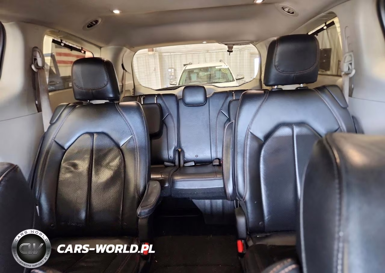 2018 Chrysler Pacifica Touring Touring L VIN:2C4RC1BG9JR246891 - 10