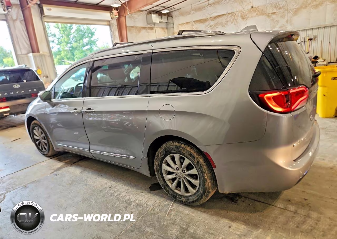 2018 Chrysler Pacifica Touring Touring L VIN:2C4RC1BG9JR246891 - 2