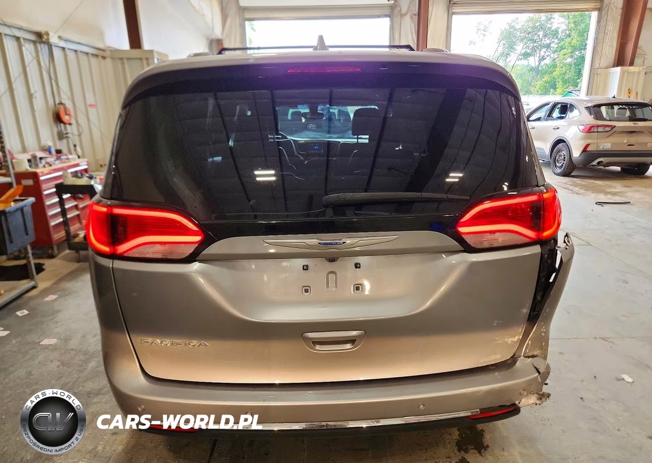 2018 Chrysler Pacifica Touring Touring L VIN:2C4RC1BG9JR246891 - 6