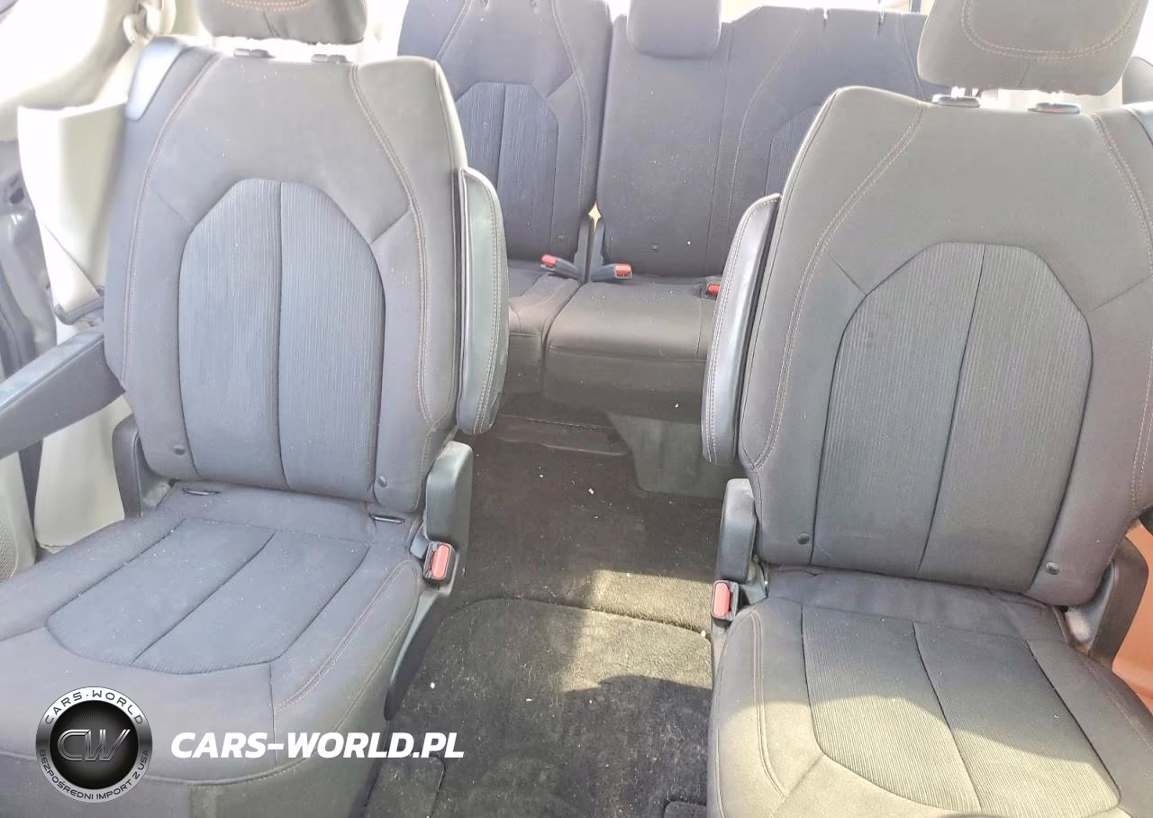 2019 Chrysler Pacifica Lx VIN:2C4RC1CG8KR537852 - 10