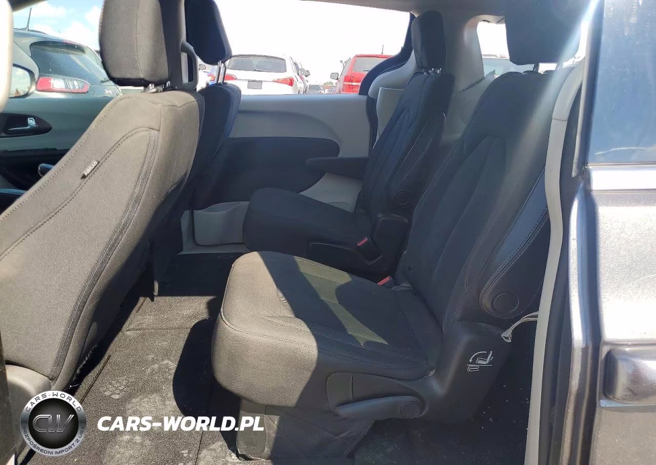 2019 Chrysler Pacifica Lx VIN:2C4RC1CG8KR537852 - 11