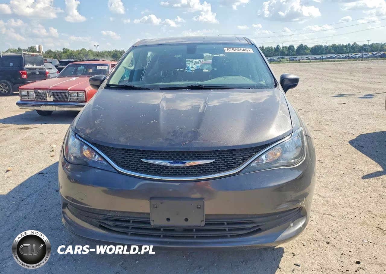 2019 Chrysler Pacifica Lx VIN:2C4RC1CG8KR537852 - 5