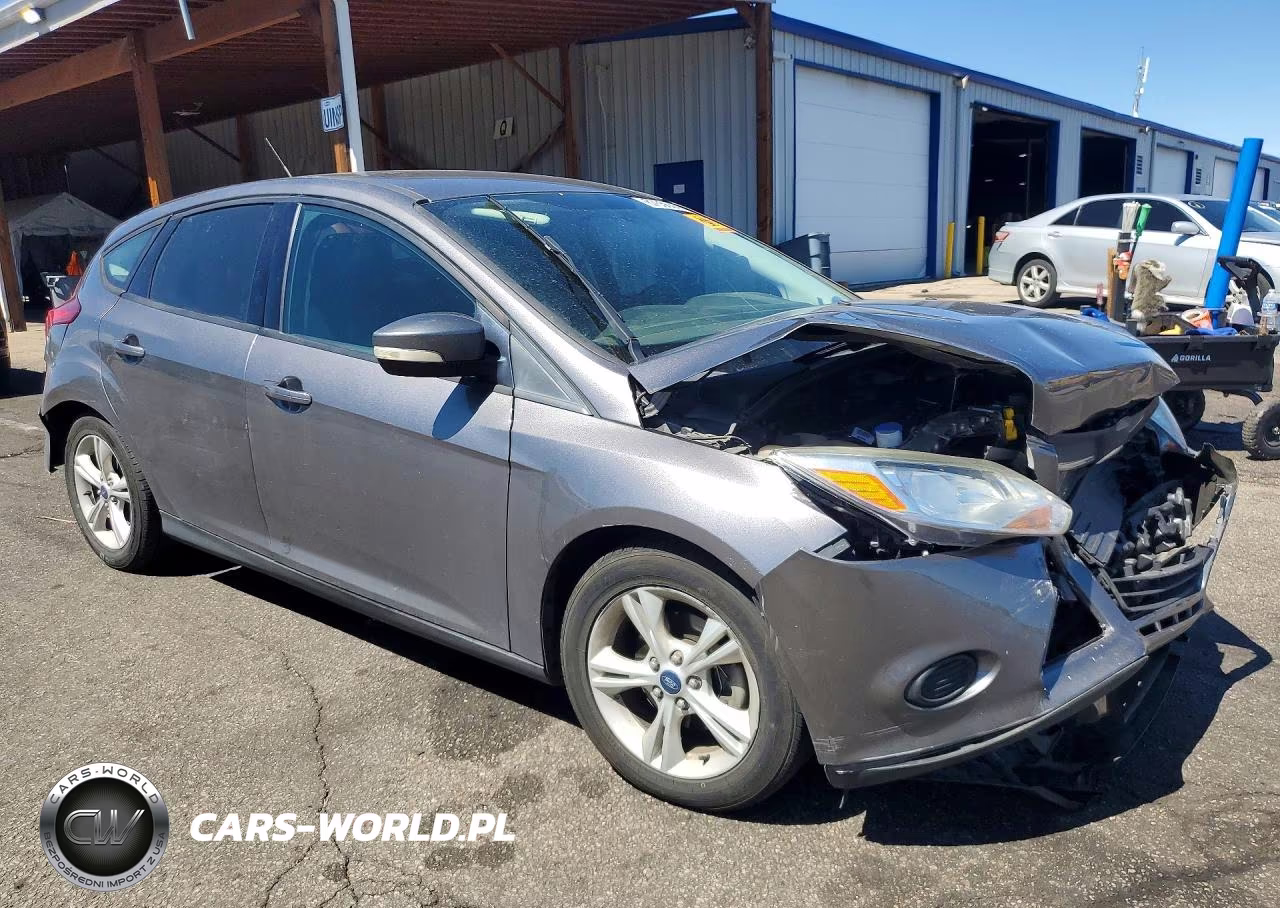 2014 Ford Focus Se VIN:1FADP3K22EL452539 - 4