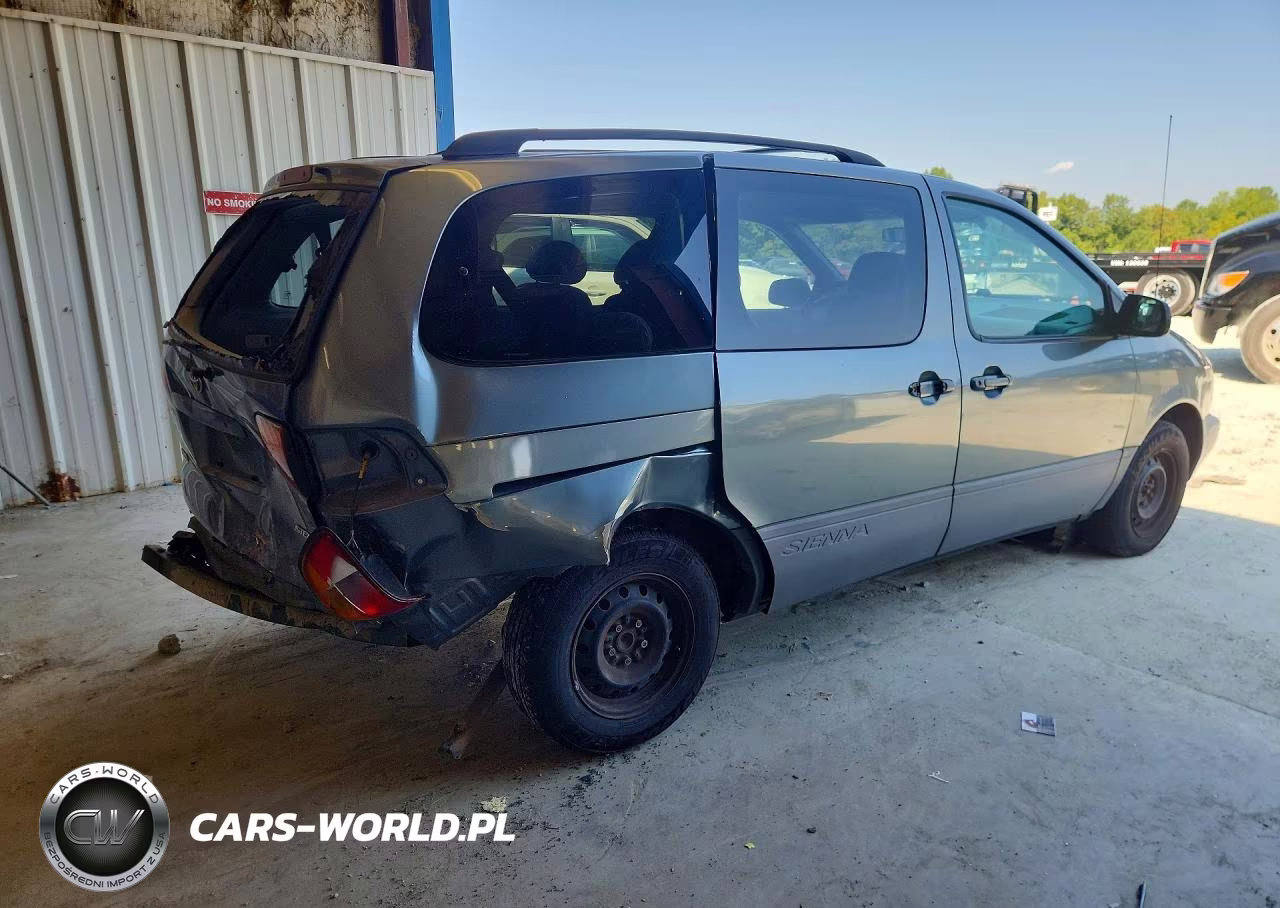 1999 Toyota Sienna Le VIN:4T3ZF13C6XU111465 - 3