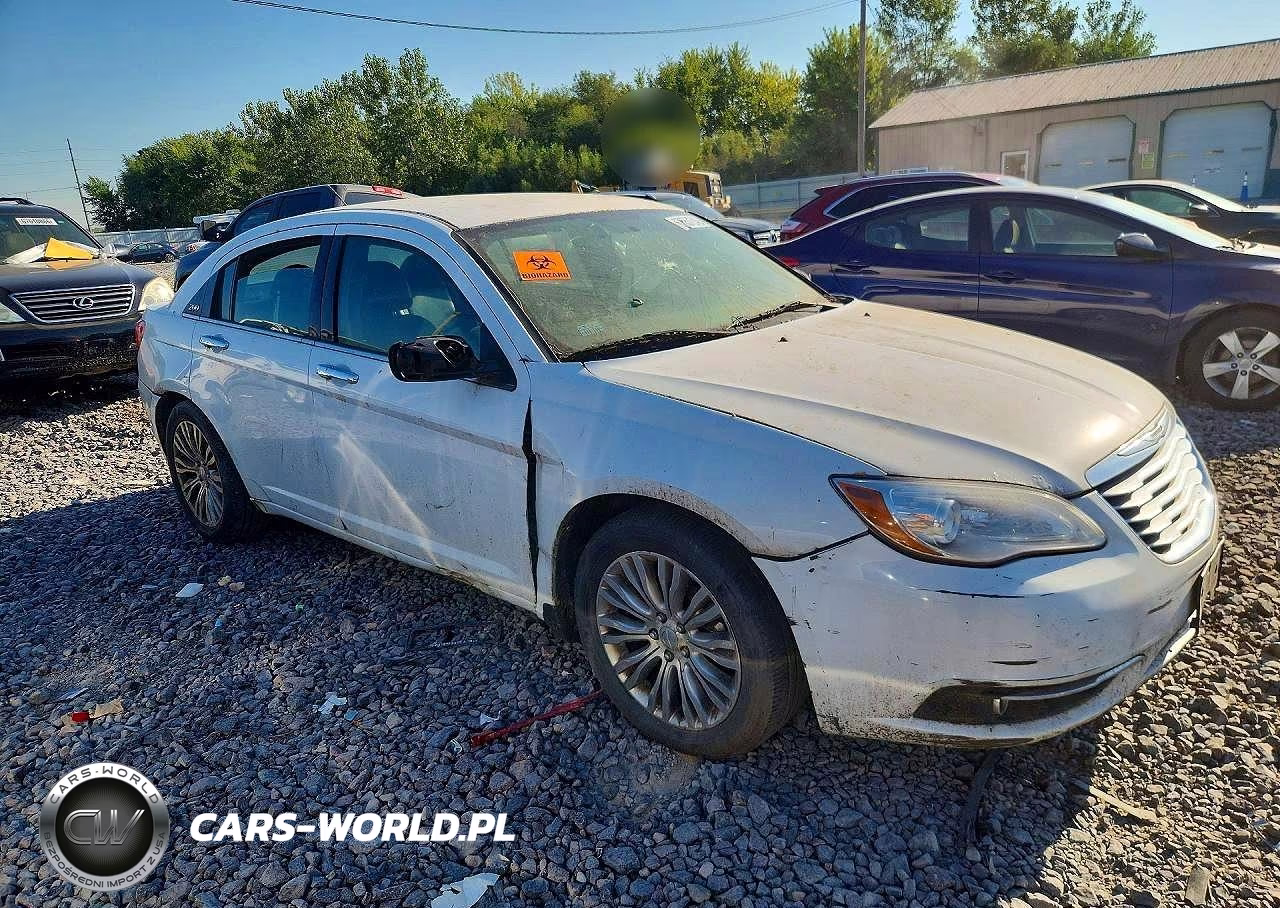 2013 Chrysler 200 Limited VIN:1C3CCBCG4DN629458 - 4