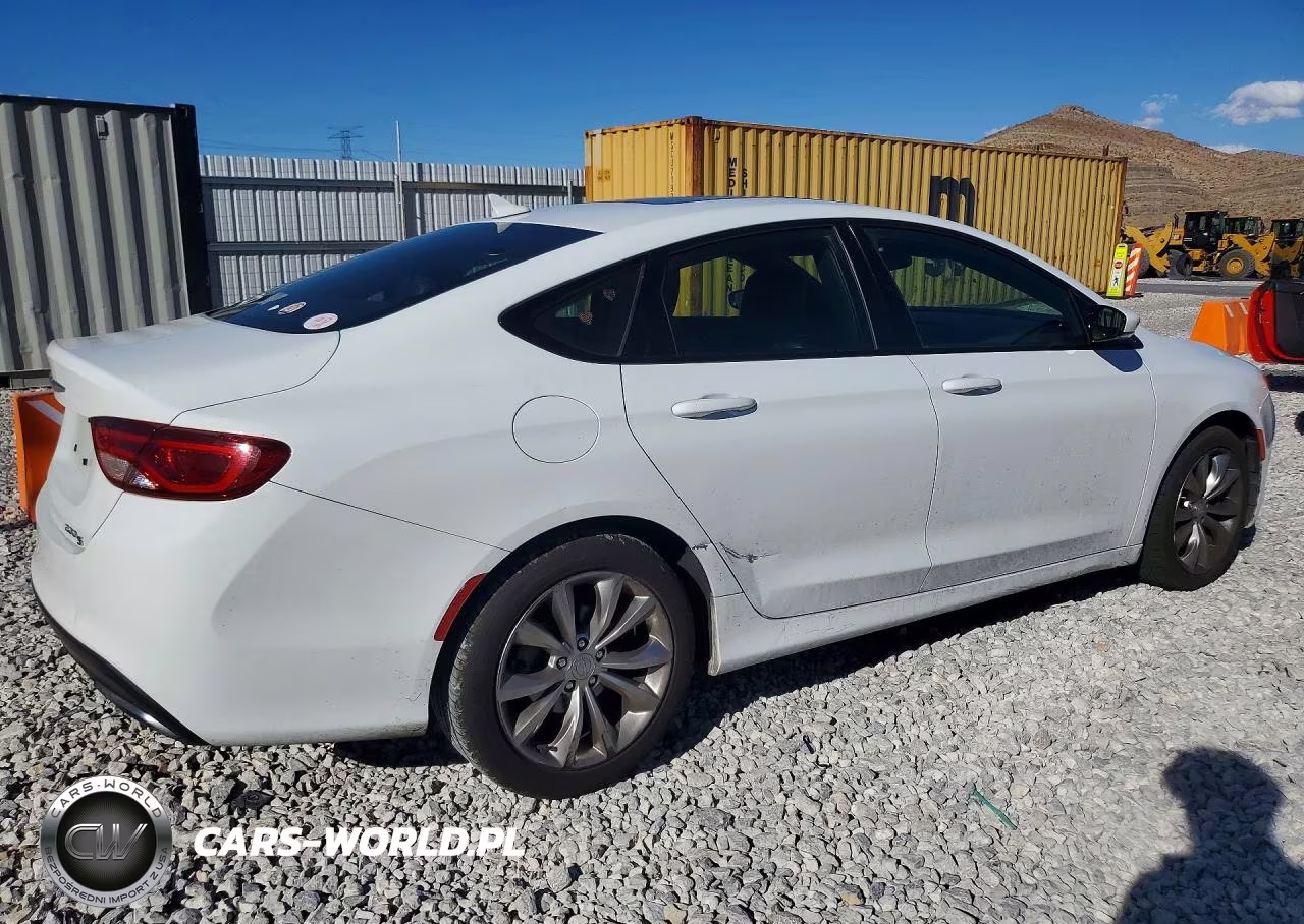 2015 Chrysler 200 S VIN:1C3CCCBG0FN613770 - 3