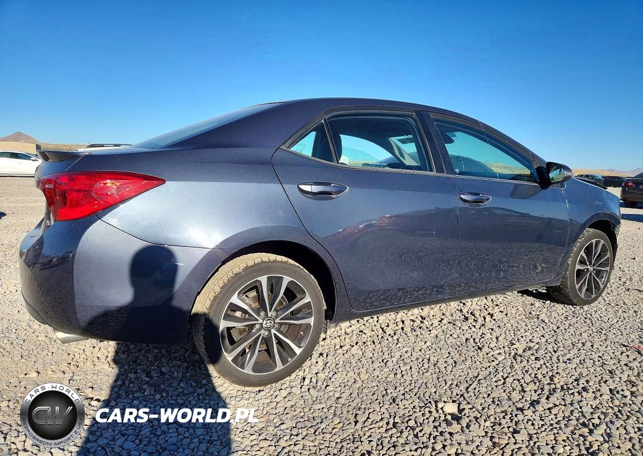 2017 Toyota Corolla Se VIN:2T1BURHEXHC888078 - 3