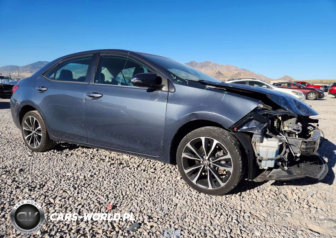 2017 Toyota Corolla Se VIN:2T1BURHEXHC888078 - 4