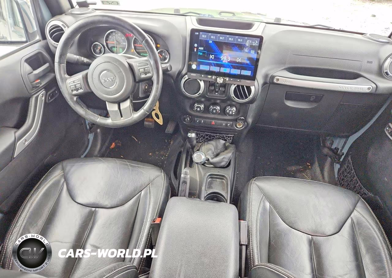 2015 Jeep Wrangler Unlimited Sahara VIN:1C4BJWEGXFL561781 - 8