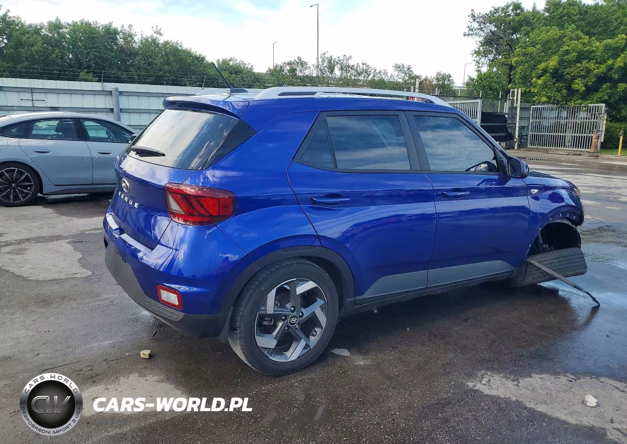 2023 Hyundai Venue Limited VIN:KMHRC8A30PU254389 - 3