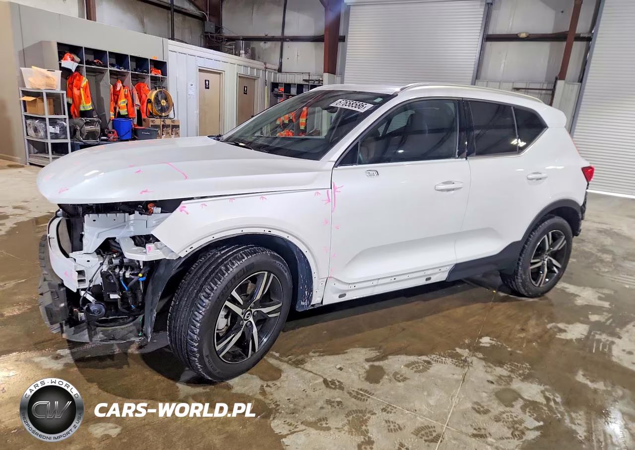 2025 Volvo Xc40 Core