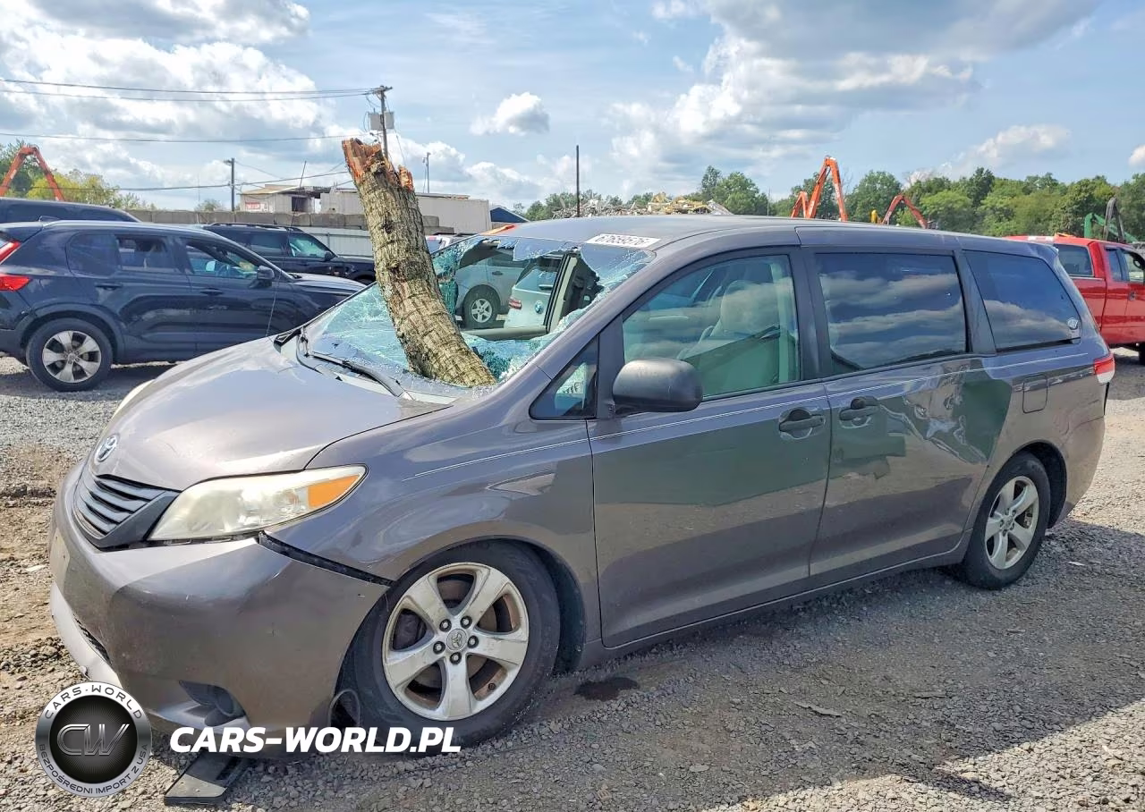 2012 Toyota Sienna Base 7-Passenger