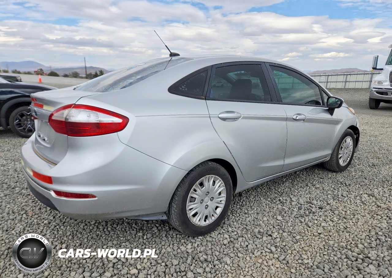 2015 Ford Fiesta S VIN:3FADP4AJ6FM159208 - 3