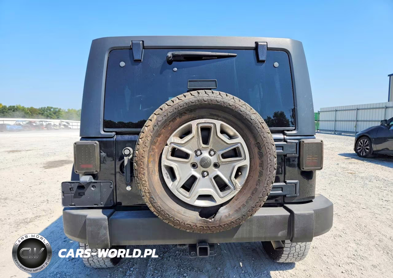 2015 Jeep Wrangler Unlimited Rubicon VIN:1C4HJWFG8FL704784 - 6