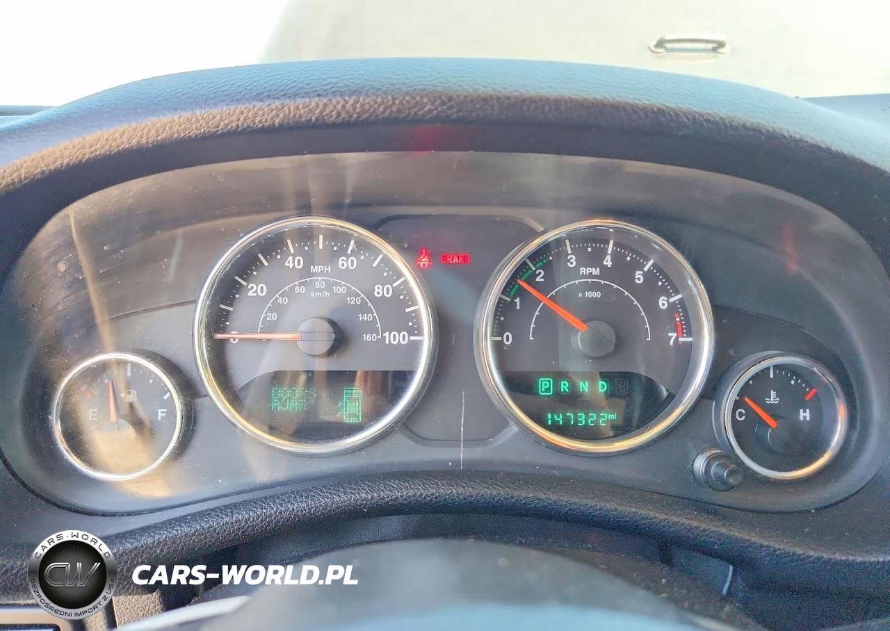 2015 Jeep Wrangler Unlimited Rubicon VIN:1C4HJWFG8FL704784 - 9