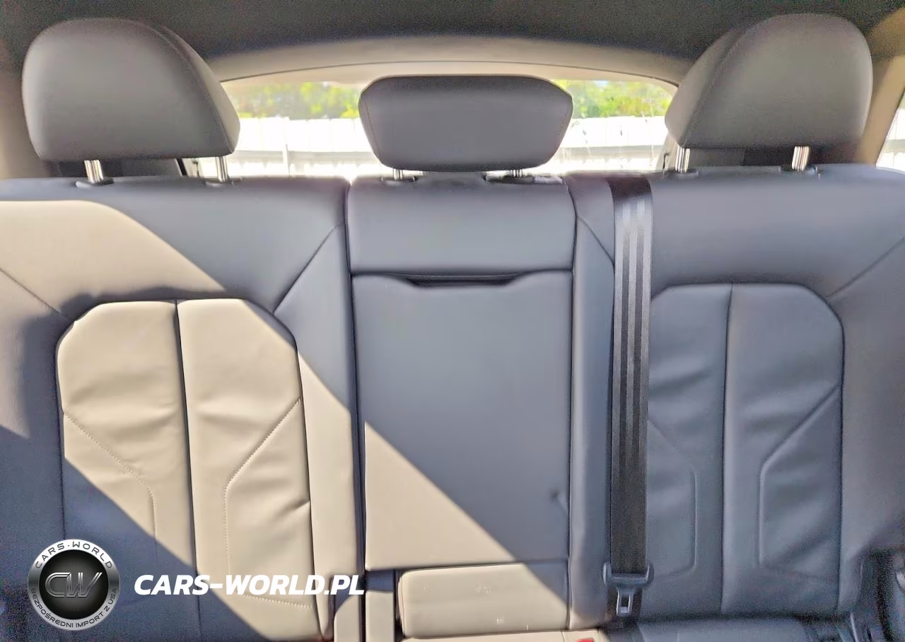2020 Audi Q3 Premium S Line VIN:WA1DECF38L1057917 - 10